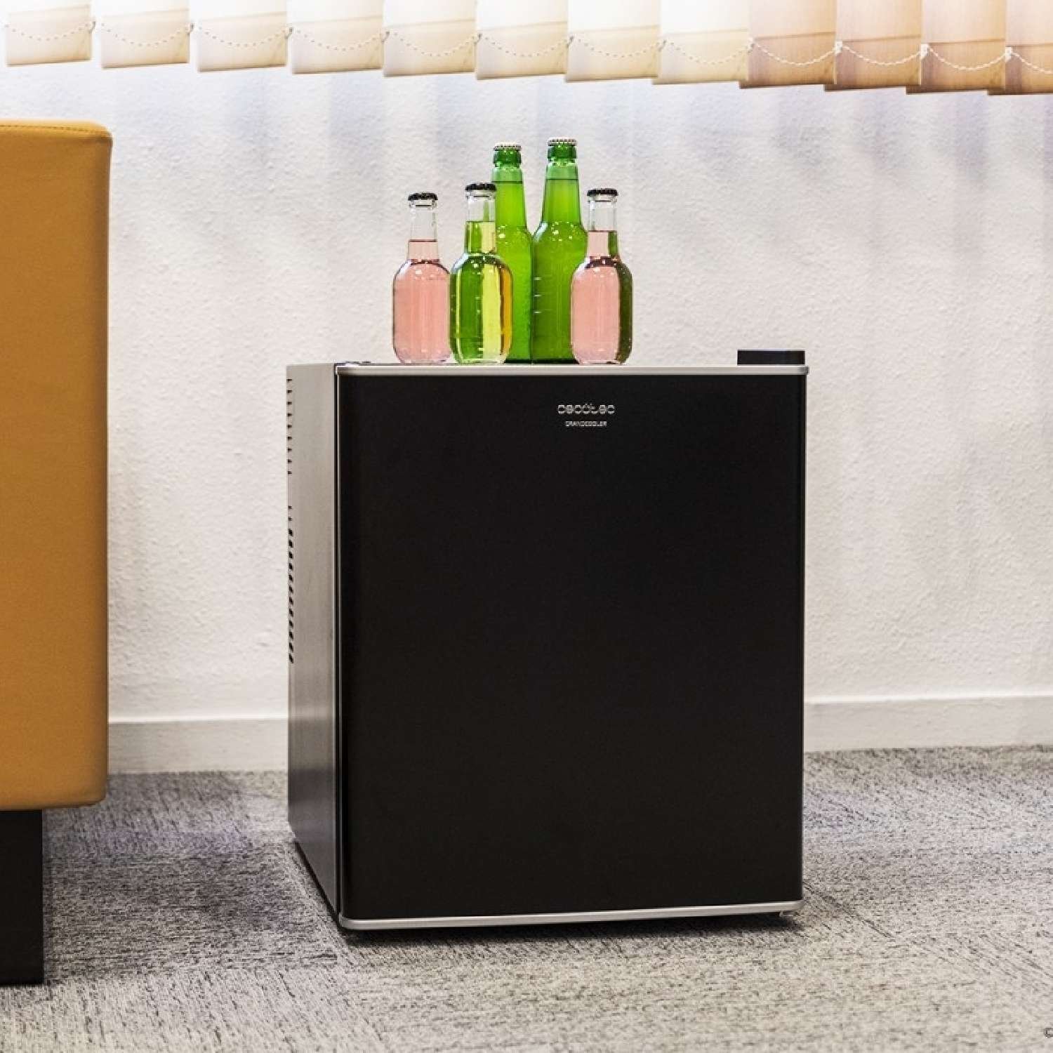 Cecotec, GrandCooler 10000 Silent Black, Minibar - Imagen 2